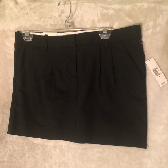 Black mini skirt - Picture 1 of 3